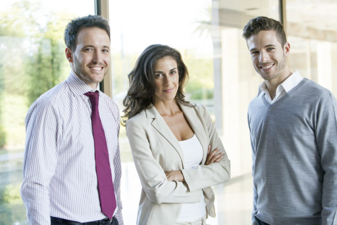 Νέες θέσεις εργασίας σε μεγάλες επιχειρήσεις (αιτήσεις)