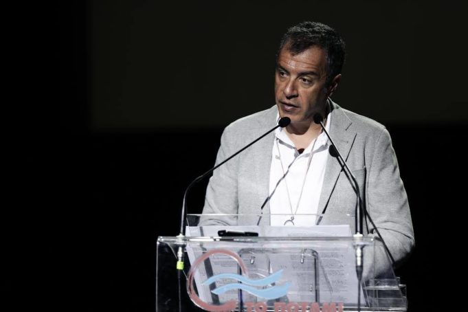 Στ. Θεοδωράκης: Ο Σκουρλέτης ετοιμάζεται για μονιμοποιήσεις συμβασιούχων!