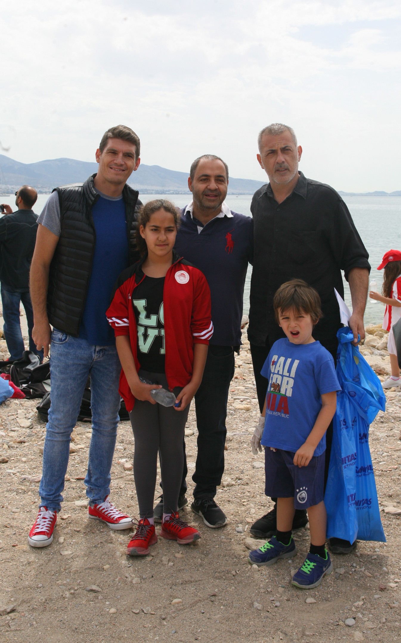 Εθελοντικός καθαρισμός στη παραλία της Φρεαττυδας