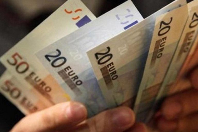 Έκτακτο επίδομα 700 ευρώ σε σπουδαστές – Οι δικαιούχοι