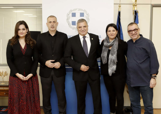 Συνάντηση Πατούλη-Μώραλη για τη χρηματοδότηση του Δημοτικού Θεάτρου Πειραιά