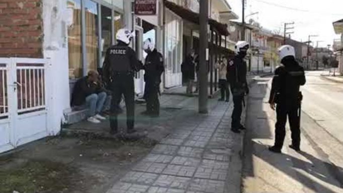Παράνομοι μετανάστες συλλαμβάνονται από την ομάδα ΔΙ.ΑΣ στις Καστανιές – Βίντεο