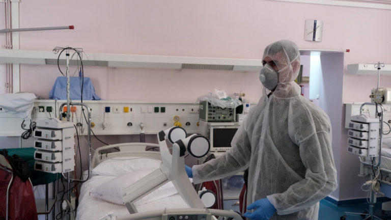 Εθελοντικά 10 νοσηλεύτριες με εξειδίκευση σε ΜΕΘ μεταβαίνουν από Κρήτη σε Θεσσαλονίκη