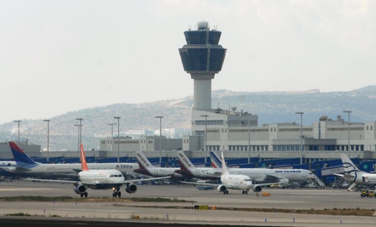 Μειώθηκε κατά 59,7% η επιβατική κίνηση στα αεροδρόμια τον Οκτώβριο