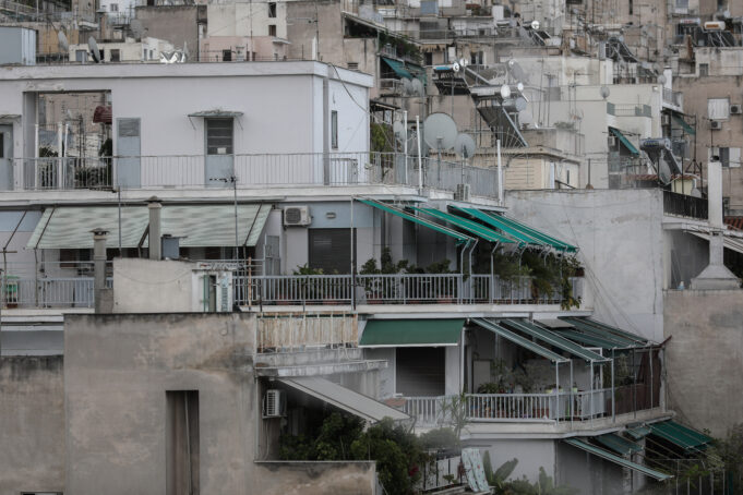Τελειώνει η υποχρεωτική μείωση των ενοικίων – Τι εξετάζει η Κυβέρνηση