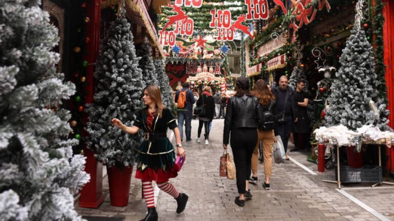 Να μη χαθεί ο χριστουγεννιάτικος τζίρος – Να ανοίξουν έστω με περιορισμούς ζητούν οι έμποροι