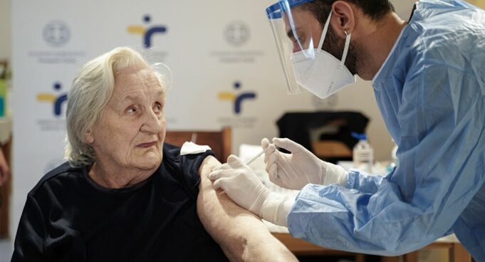 Ξεκινά ο εμβολιασμός για άτομα άνω των 85 ετών