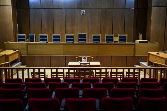 Θεσσαλονίκη: Κατηγορούμενη ήπιε σαμπουάν πριν τη δίκη της