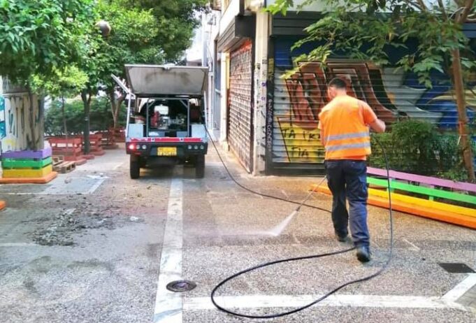 Δήμος Αθηναίων: Μεγάλη επιχείρηση καθαριότητας και απολύμανσης στα Εξάρχεια (ΦΩΤΟ)