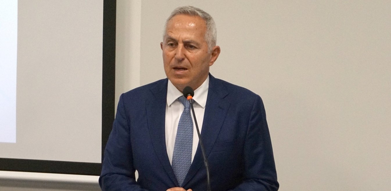 Ευάγγελος Αποστολάκης: Ο πρώην υπουργός του ΣΥΡΙΖΑ στο υπουργείο Πολιτικής Προστασίας