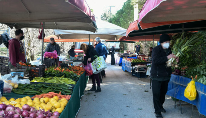 Στη Βουλή το σ/ν για γκρίζα οικονομία των λαϊκών αγορών και street food