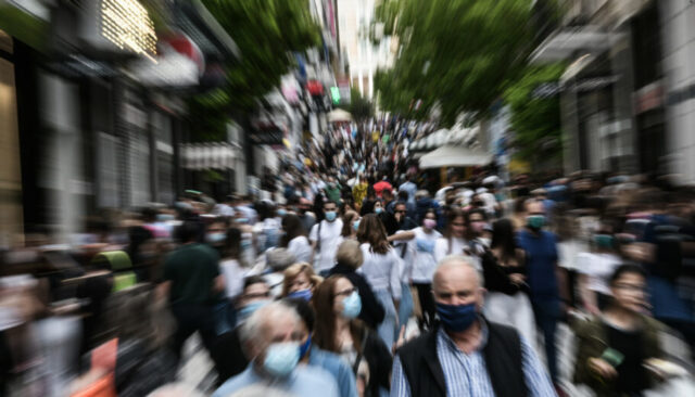 ΚΙΝΗΣΗ ΣΤΑ ΕΜΠΟΡΙΚΑ ΚΑΤΑΣΤΗΜΑΤΑ ΤΗΣ ΟΔΟΥ ΕΡΜΟΥ(EUROKINISSI/ΤΑΤΙΑΝΑ ΜΠΟΛΑΡΗ)