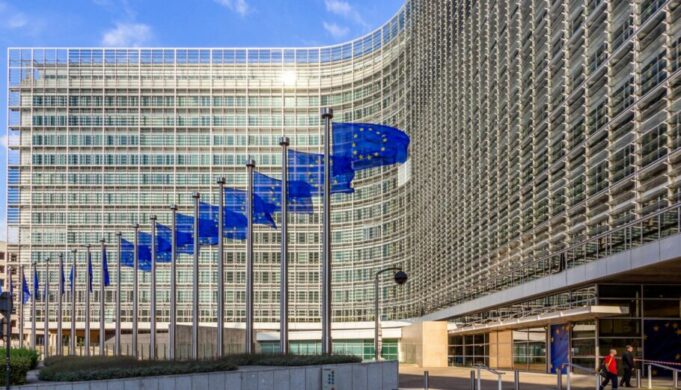 ΕΕ: Νέες κυρώσεις σε 160 Ρώσους ολιγάρχες και τράπεζες