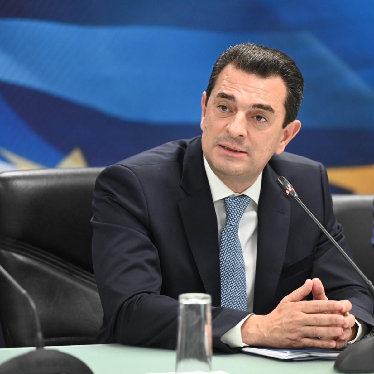 Σκρέκας για μέτρα κατά της ακρίβειας: Τι σημαίνει το καρτελάκι για τα προϊόντα με μείωση τιμής