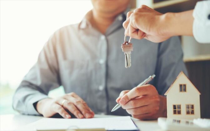 ΝΔ για Κασσελάκη: Θεωρεί fake τις 2.596 εκταμιεύσεις δανείων για το πρόγραμμα «Σπίτι μου»
