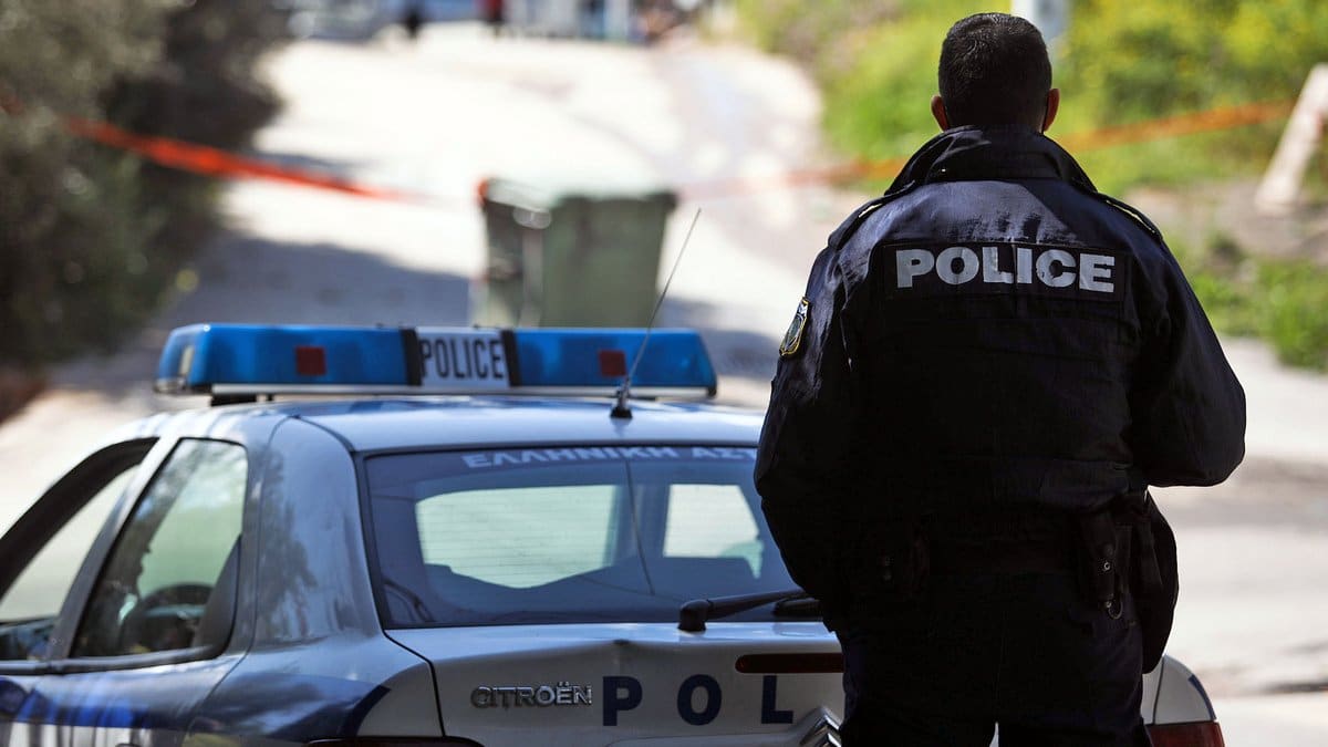 Σε κατάσταση αμόκ επιτέθηκε στον φίλο του με κουζινομάχαιρο