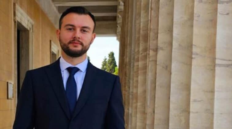 Στο αυτόφωρο ο Κωνσταντίνος Φλώρος  με εντολή Τασούλα