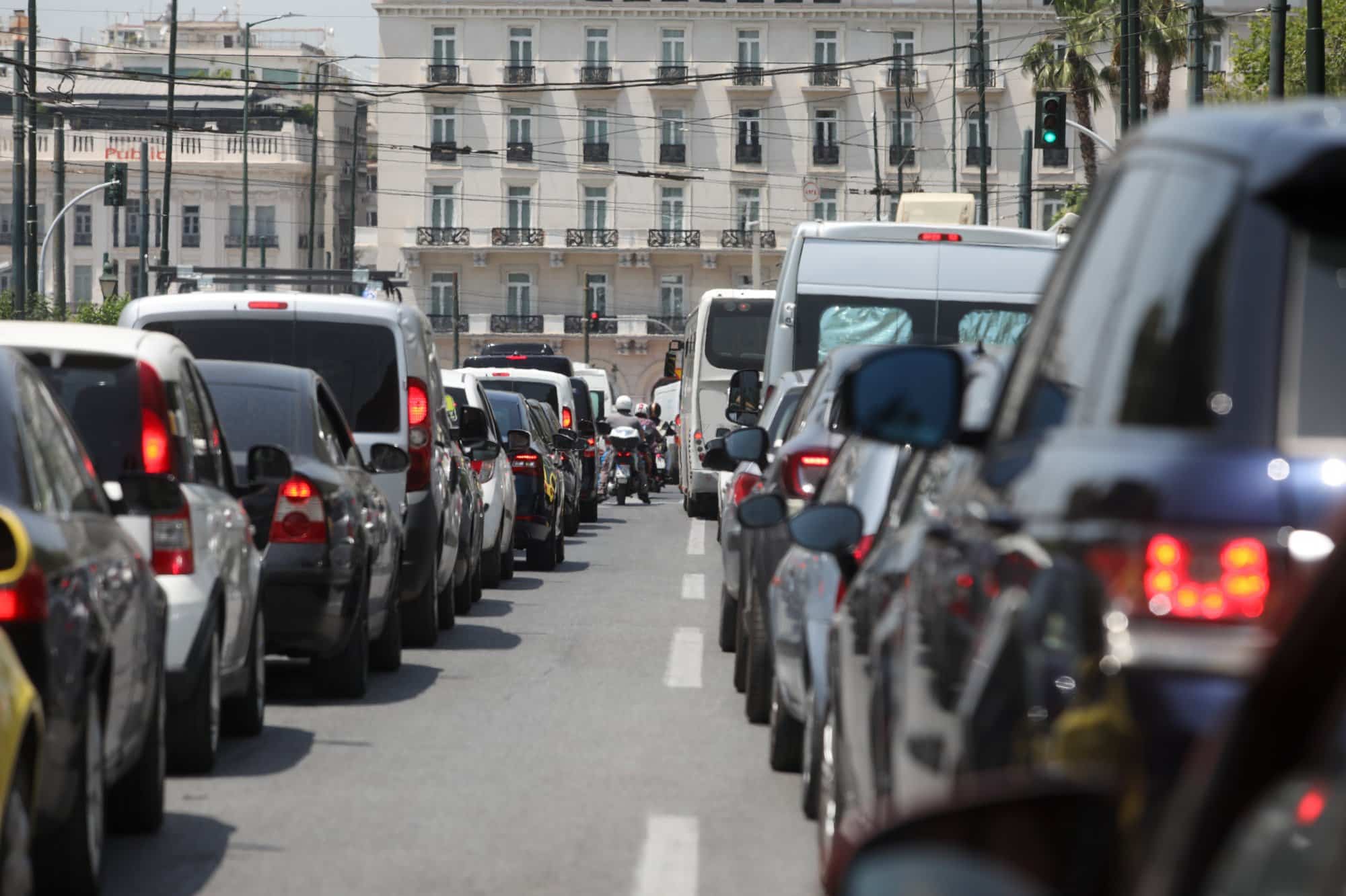 Τεράστια προβλήματα στους δρόμους του Λεκανοπεδίου