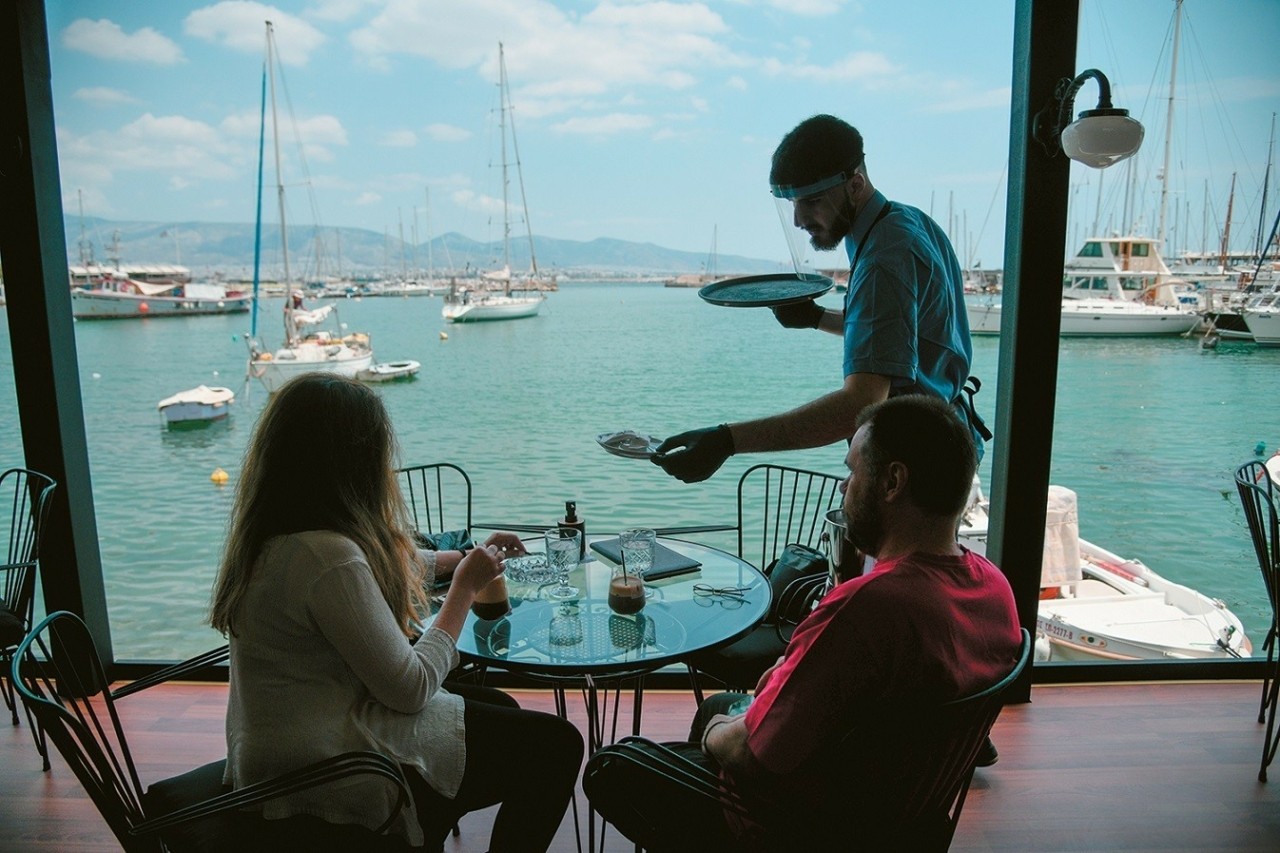 Παραβάσεις μετά από έλεγχο της οικονομικής αστυνομίας σε Αθήνα, Μύκονο και Πιερία – Τι βρήκαν