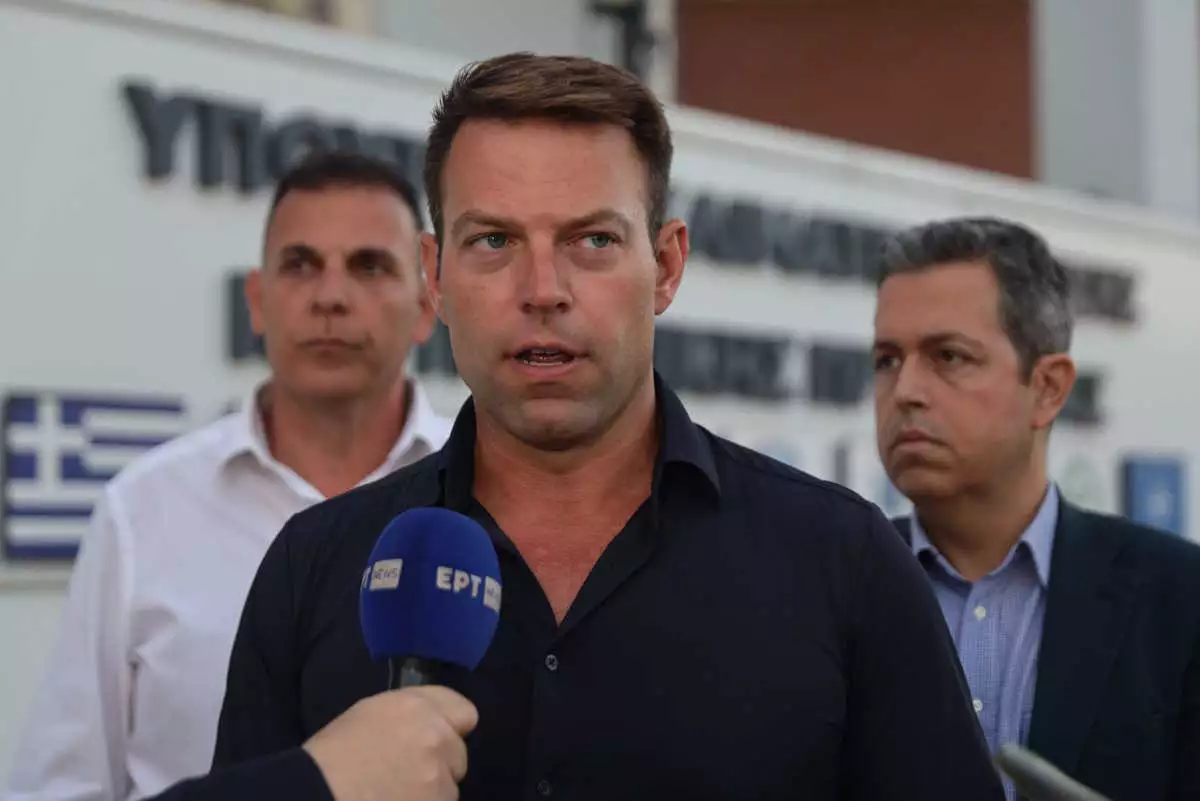 “Πόλεμος” ανακοινώσεων μεταξύ ΝΔ και ΣΥΡΙΖΑ για την επίσκεψη Μητσοτάκη στα καμένα της Αττικής