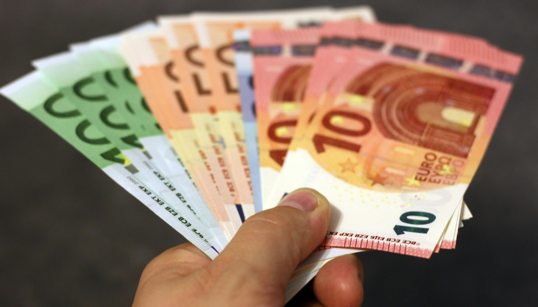 ΟΠΕΚΑ: Ξεκίνησαν οι αιτήσεις για το επίδομα των 600 ευρώ – Ποιοι το δικαιούνται