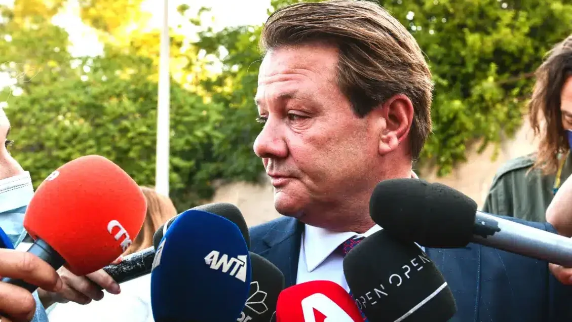 Λύτρας: Αηδίες ότι έριξα 30 μπουνιές στην πρώην σύζυγό μου – Δεν θα στοιχήσει καθόλου όλο αυτό στην καριέρα μου