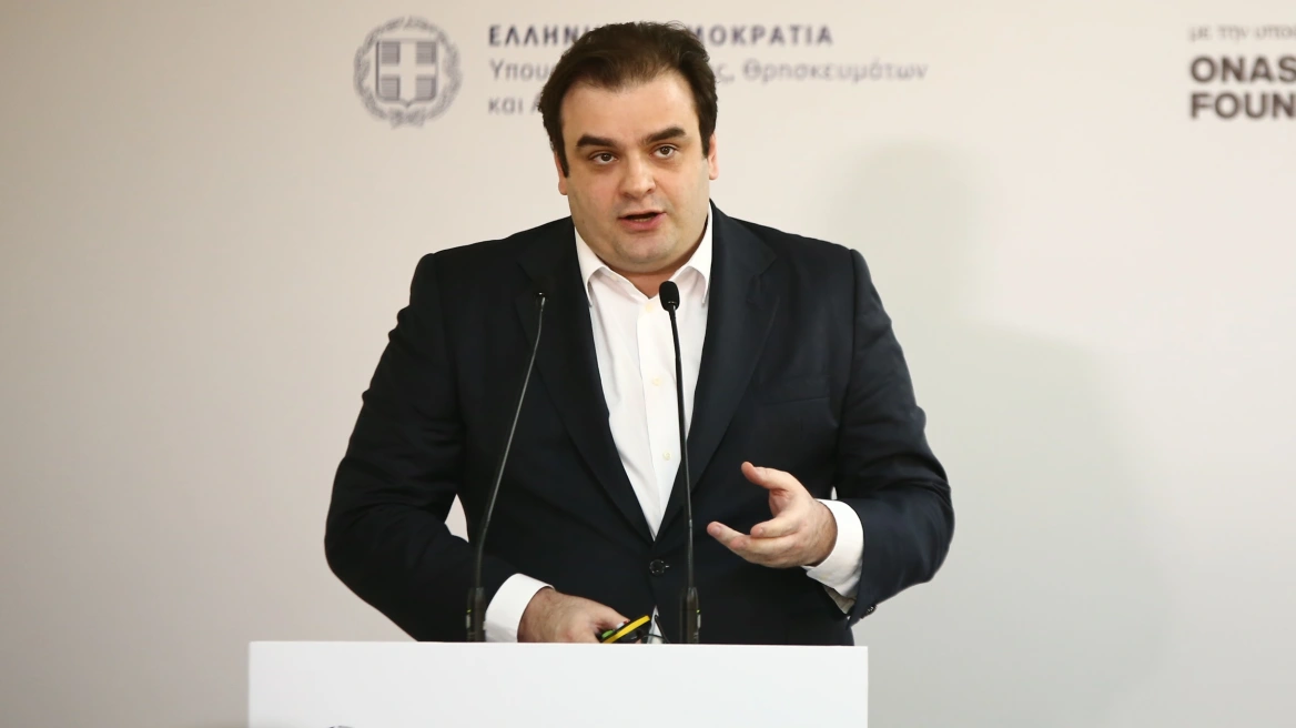 Πιερρακάκης: Στην εφορία η οφειλή αν οι γονείς δεν πληρώνουν τις ζημιές από τα παιδιά τους στα σχολεία