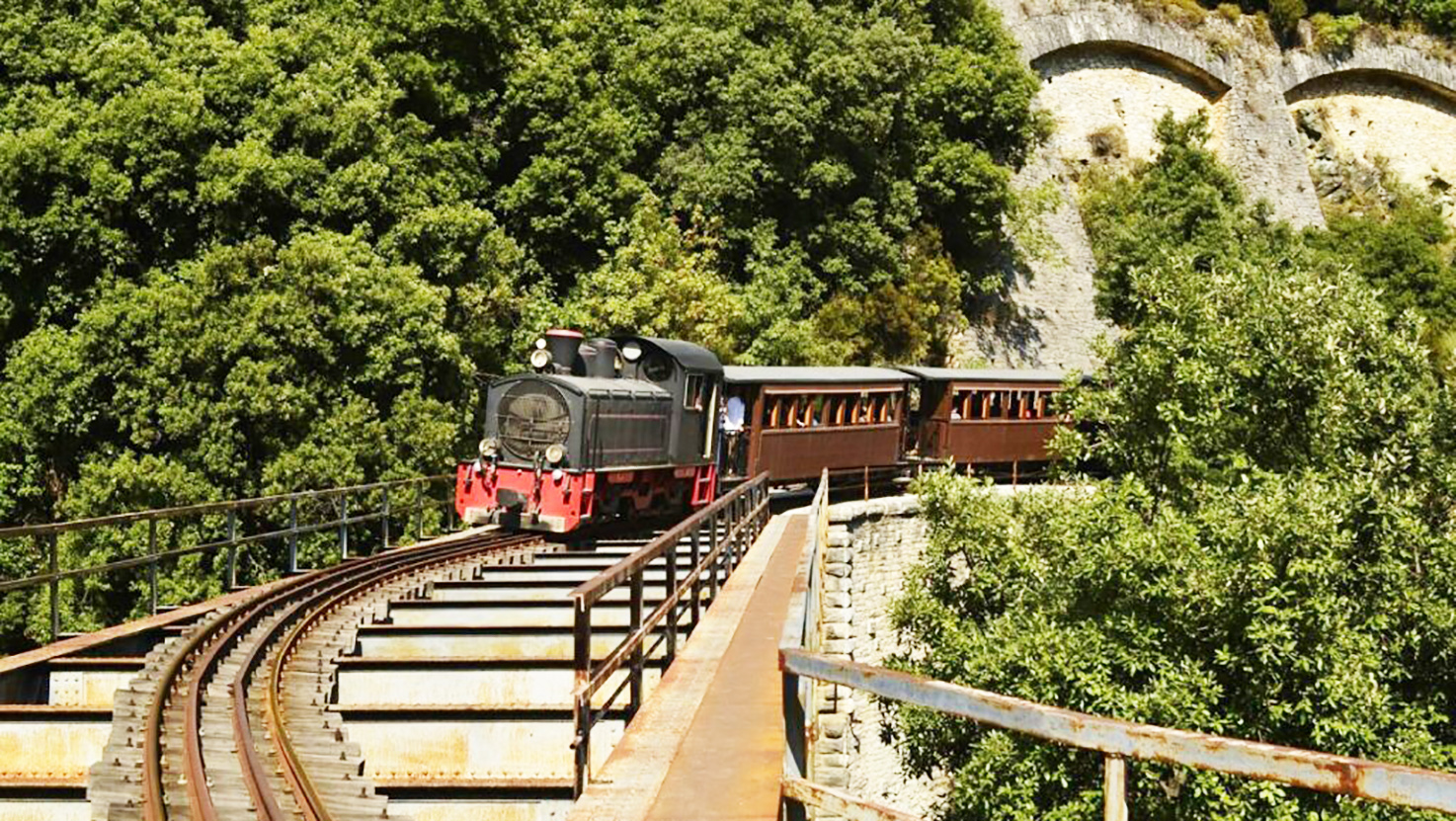 Τρένο Πηλίου: Καθημερινά δρομολόγια των τουριστικών αμαξοστοιχιών και τον Σεπτέμβρη