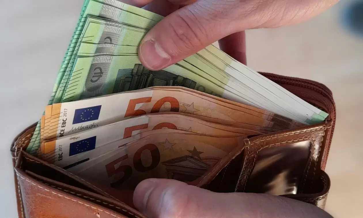 Προσχέδιο προϋπολογισμού 2025: Ποιοι θα λάβουν έκτακτο επίδομα τα Χριστούγεννα