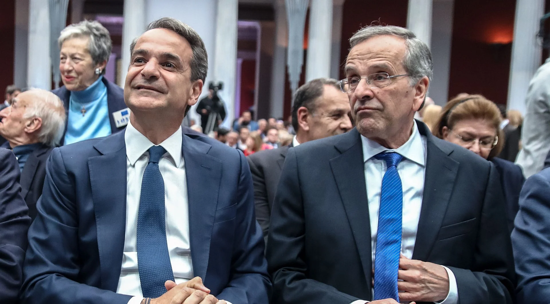 «Χοντρό καρφί» Μητσοτάκη για Σαμαρά από το βήμα της Βουλής