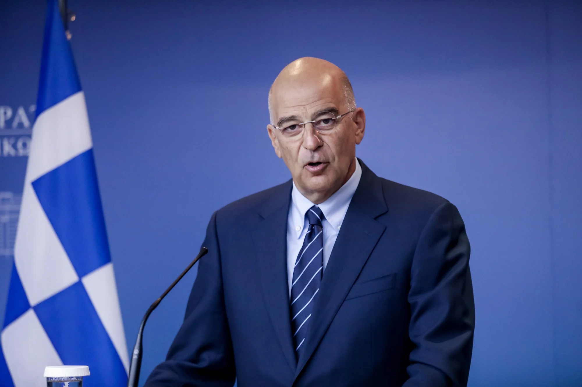 Το παρασκήνιο μέχρι το «ξήλωμα» των διοικητών των στρατιωτικών νοσοκομείων και η οργή του Δένδια