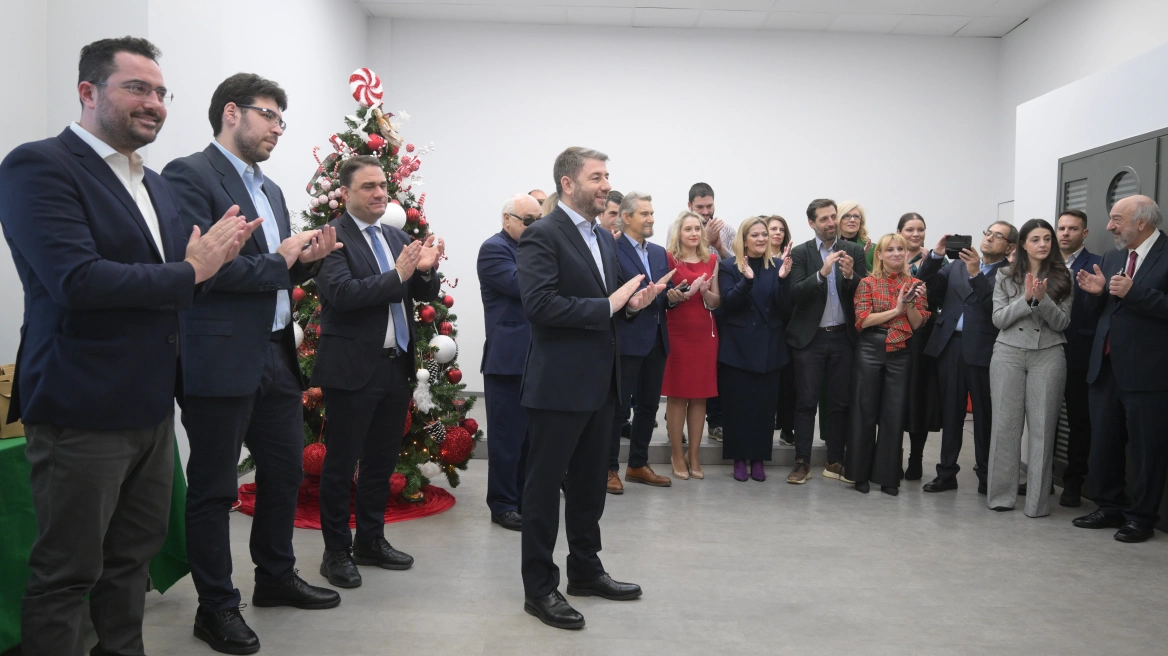 Ανδρουλάκης: Άκουσε τα κάλαντα από τα παιδιά του Συλλόγου Ατόμων με Αναπηρίες «Nίκη – Victor Artant» 