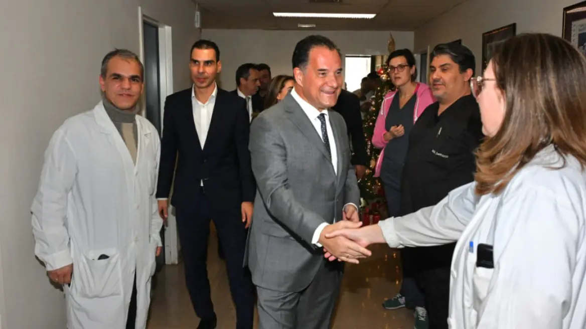 Γεωργιάδης: Επίσκεψη σε ΕΚΑΒ, Σισμανόγλειο, Θριάσειο και ΚΑΤ την ημέρα της Πρωτοχρονιάς
