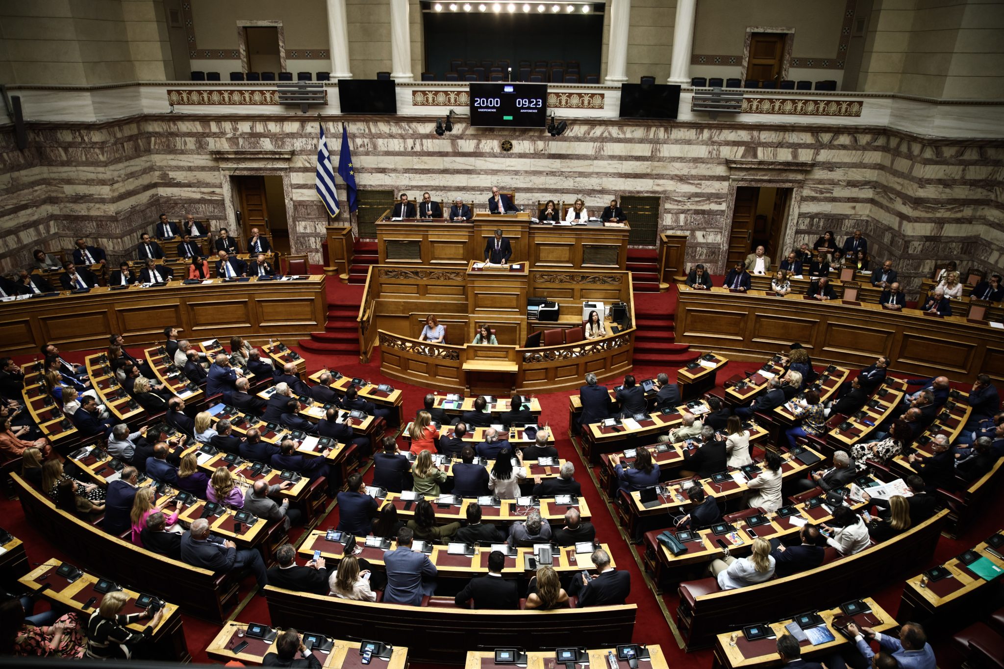 Το «ναι» της κυβέρνησης για προ ημερήσιας διάταξης συζήτηση στη Βουλή για το δυστύχημα στα Τέμπη