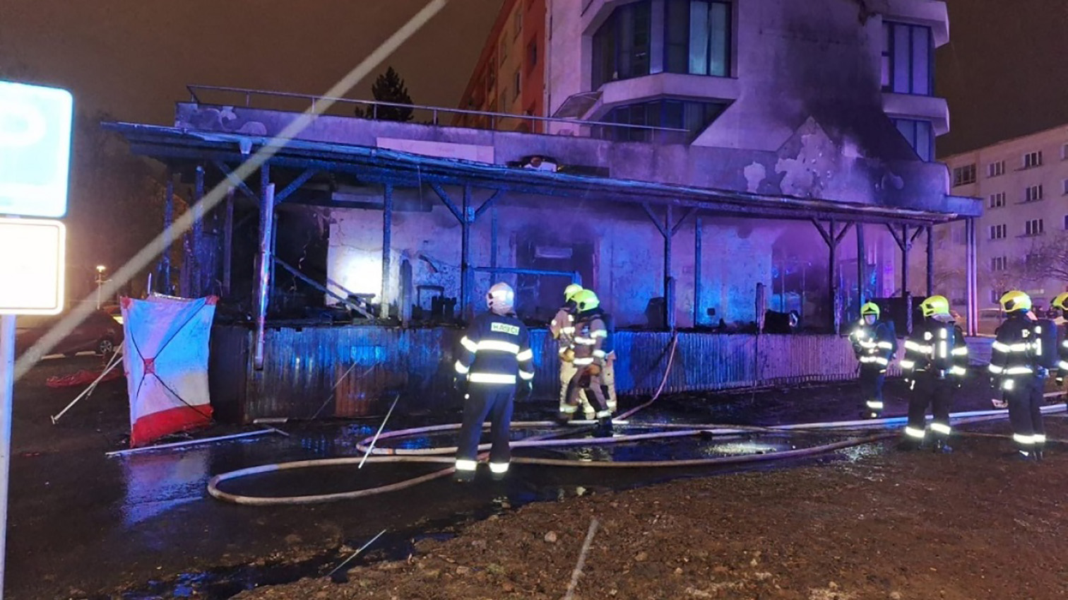 Έξι νεκροί από έκρηξη φιάλης υγραερίου σε εστιατόριο