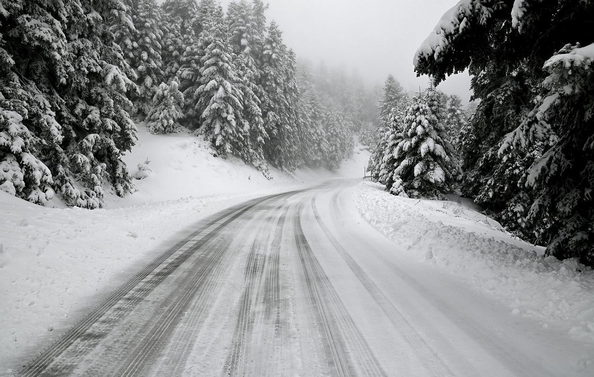 Καιρός: Εξασθενούν σταδιακά τα έντονα καιρικά φαινόμενα – Πού θα χιονίσει