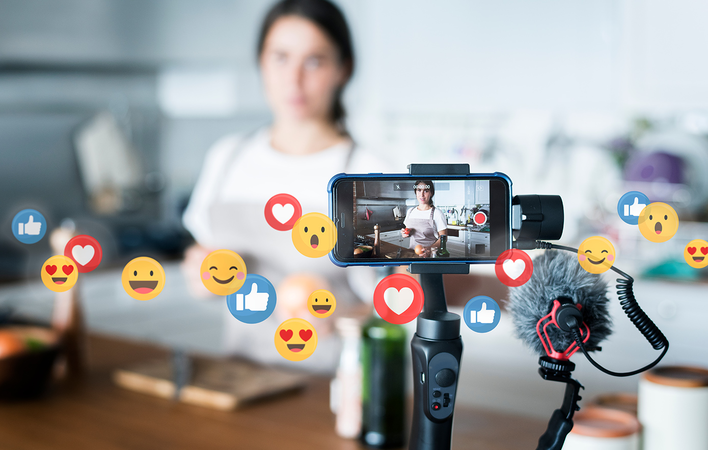 Στο «μικροσκόπιο» της ΑΑΔΕ οι influencers: «Μπορεί να λαμβάνουν 5.000 – 10.000 ευρώ για μια ανάρτηση»