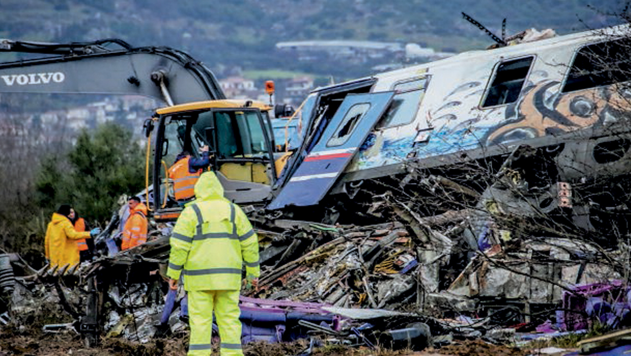 Σε κάδο σκουπιδιών βρέθηκε το στικάκι με τα βίντεο από τα Τέμπη