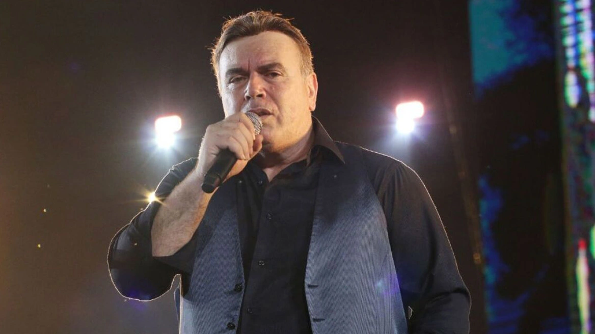 Έφυγε από τη ζωή ο τραγουδιστής Μανώλης Λιδάκης σε ηλικία 65 ετών