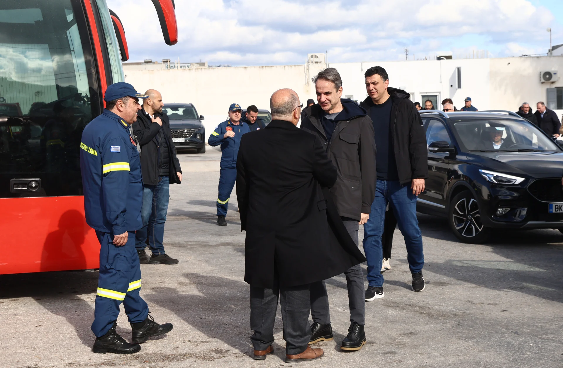 Μητσοτάκης από Σαντορίνη: «Παρακολουθούμε το φαινόμενο – Συνιστώ ψυχραιμία σε όλους» 