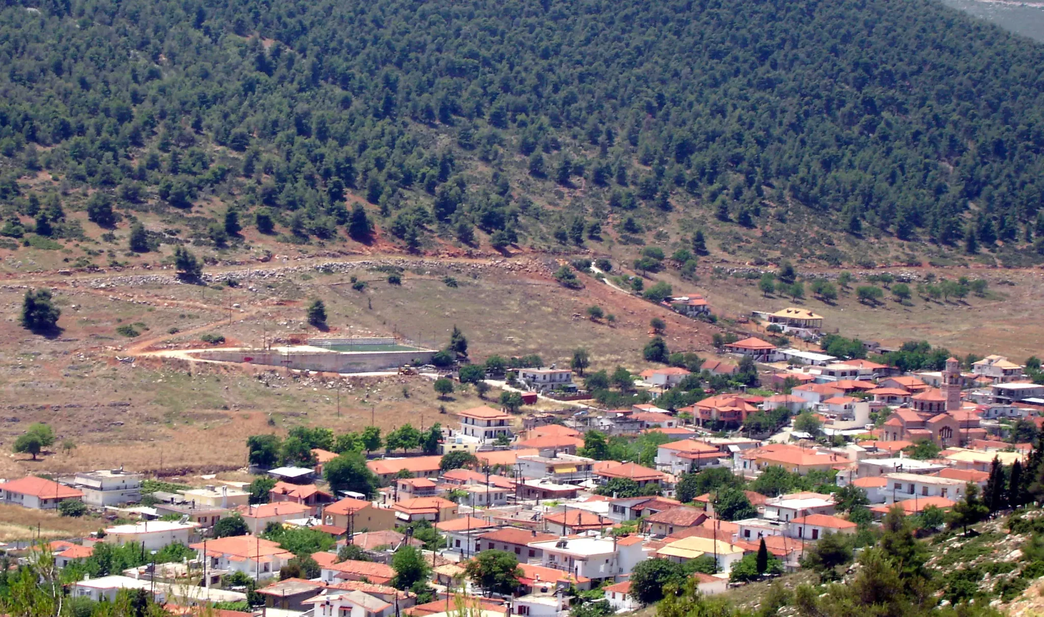 Σοφικό Κορινθίας: Ο απόλυτος συνδυασμός βουνού – θάλασσας, μιάμιση ώρα από την Αθήνα