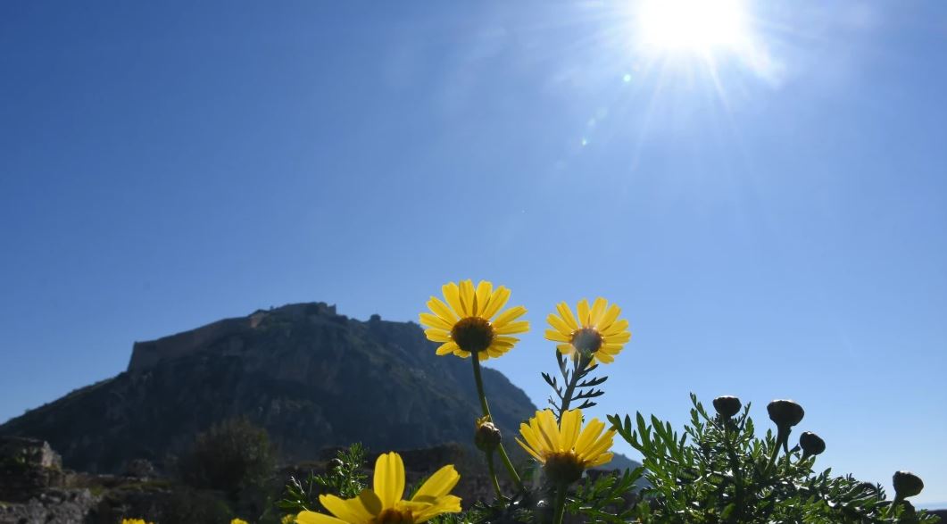 Αίθριος ο καιρός σήμερα σε όλη τη χώρα – Ανεβαίνει και άλλο η θερμοκρασία