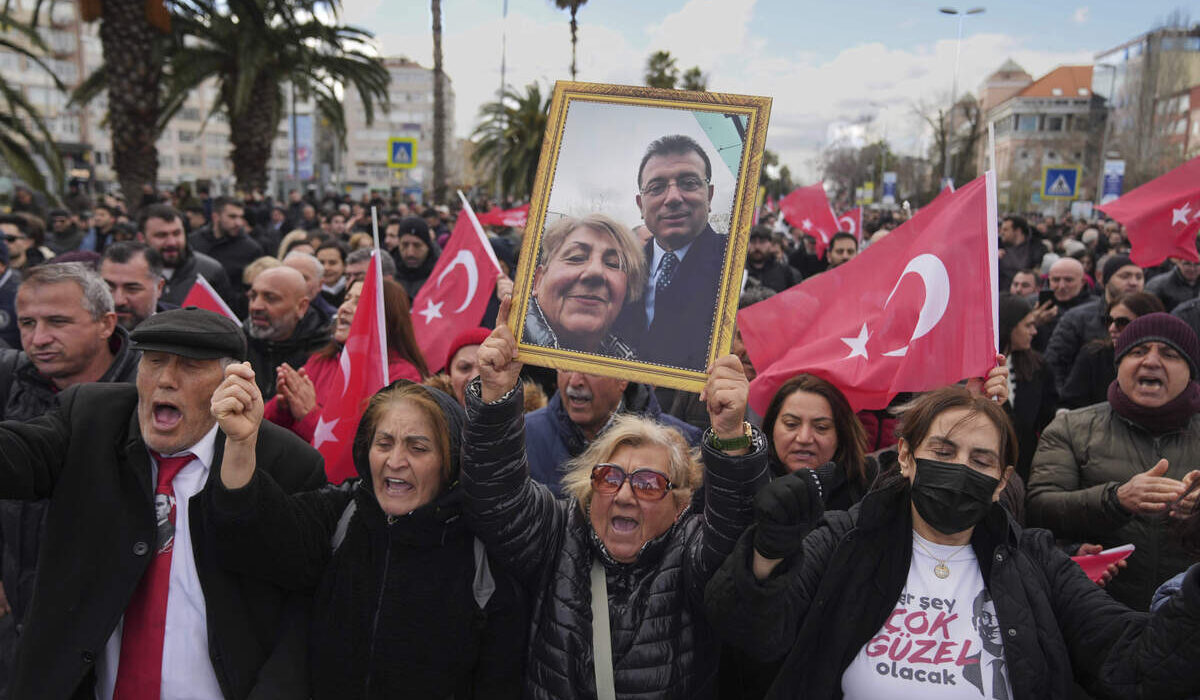 Οι 105 που συνελήφθησαν μαζί με τον Ιμάμογλου – Επιχειρηματίες, Δήμαρχοι και ένας τραγουδιστής