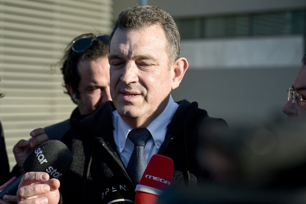 Παπαδόπουλος: Τα περιττώματα του διαβόλου, να τα πάρει η κ. Μενδώνη να τα βάλει σπίτι της