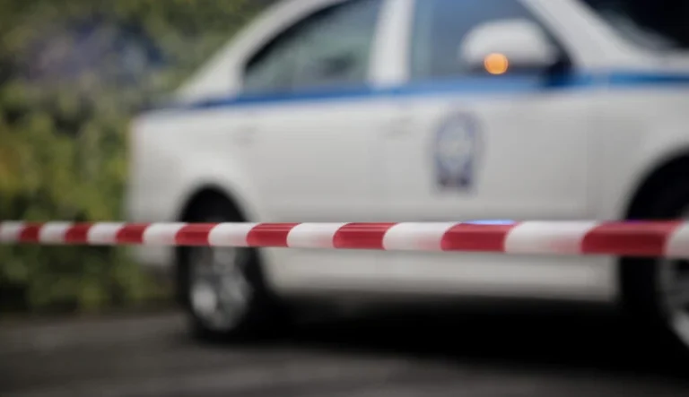 Συνεχίζονται οι έρευνες για το απανθρακωμένο πτώμα που βρέθηκε σε τζιπ στο Παγκράτι