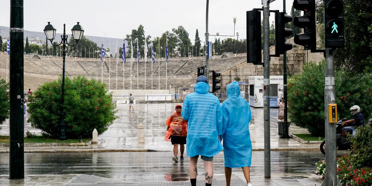 Καιρός: Καταιγίδες και πτώση της θερμοκρασίας – Η πρόγνωση για το Σαββατοκύριακο
