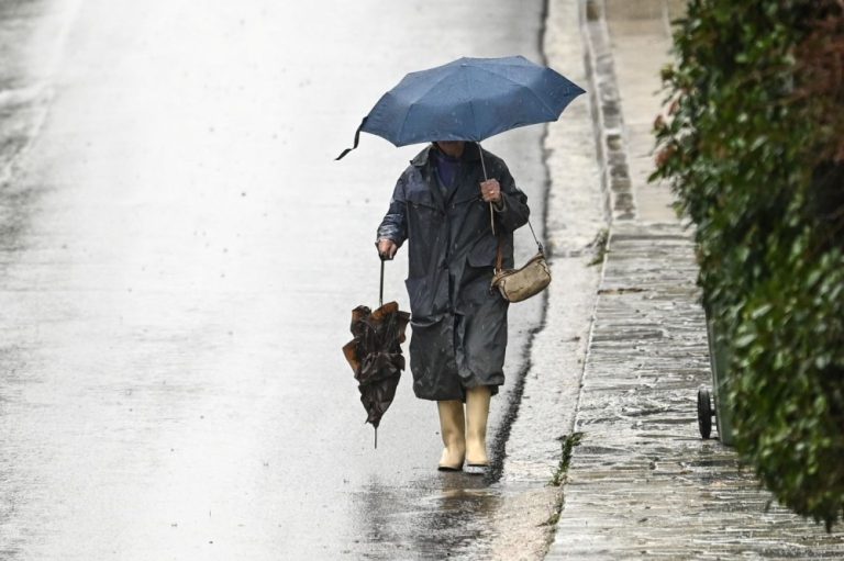 Καιρός: Αλλαγή σκηνικού με βροχές, καταιγίδες και χαλάζι