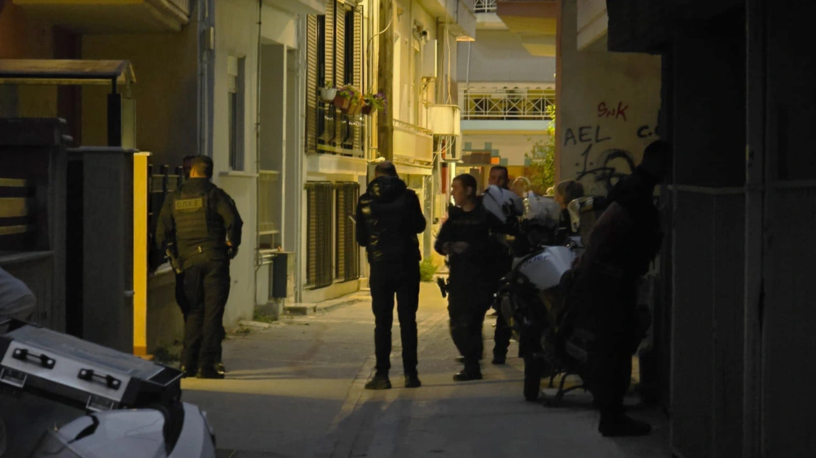 Δολοφονία στη Λάρισα: 21χρονος σκότωσε την 52χρονη μητέρα του