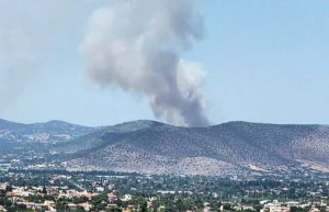 Φωτιά στο Άνω Σούλι Μαραθώνα – Στο σημείο ισχυρές δυνάμεις της πυροσβεστικής 