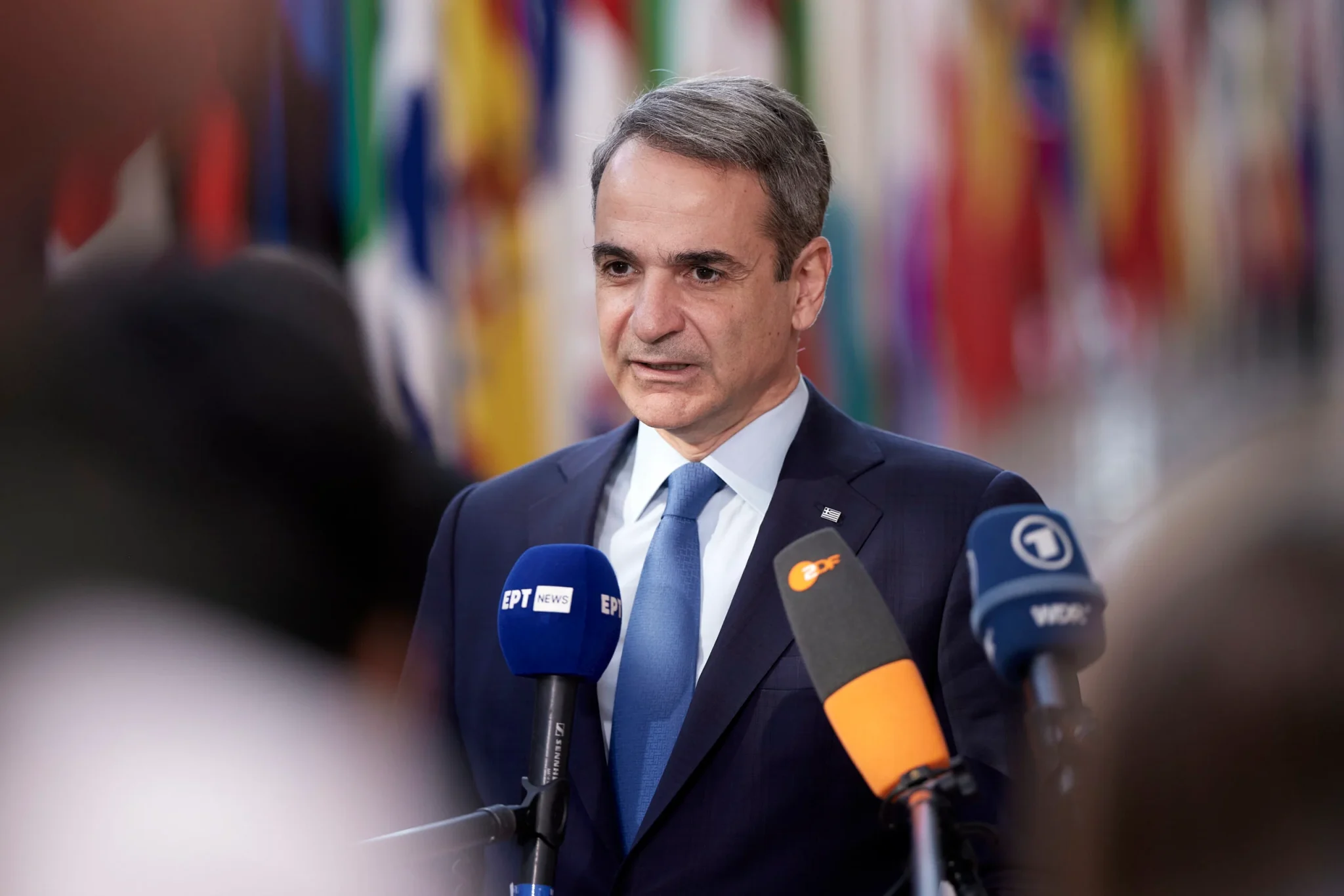 Μητσοτάκης από Χάγη: Δεσμευόμαστε να δαπανήσουμε στην άμυνα πάνω από 25 δις τα επόμενα 20 χρόνια